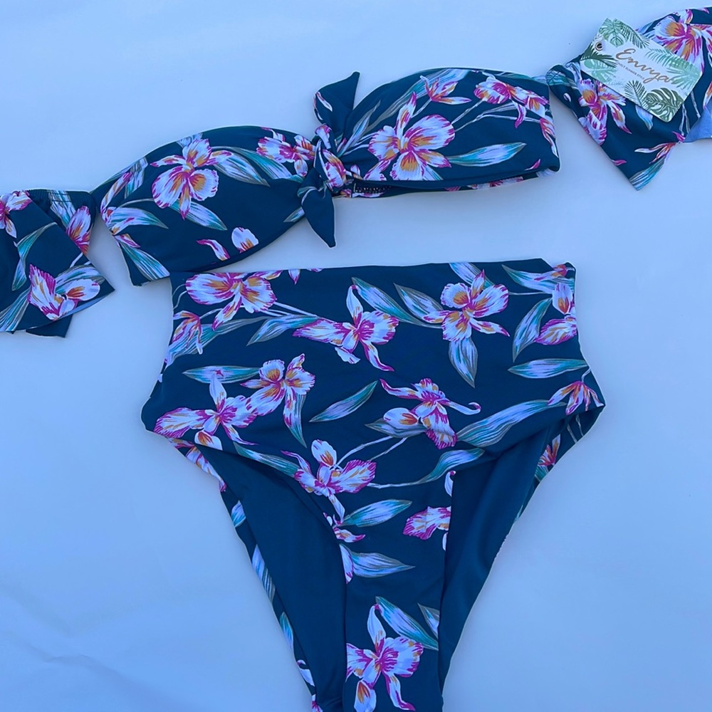 Ladies 2‎ piece boutique Bikini Envya floral ruffle top swimsuit medium